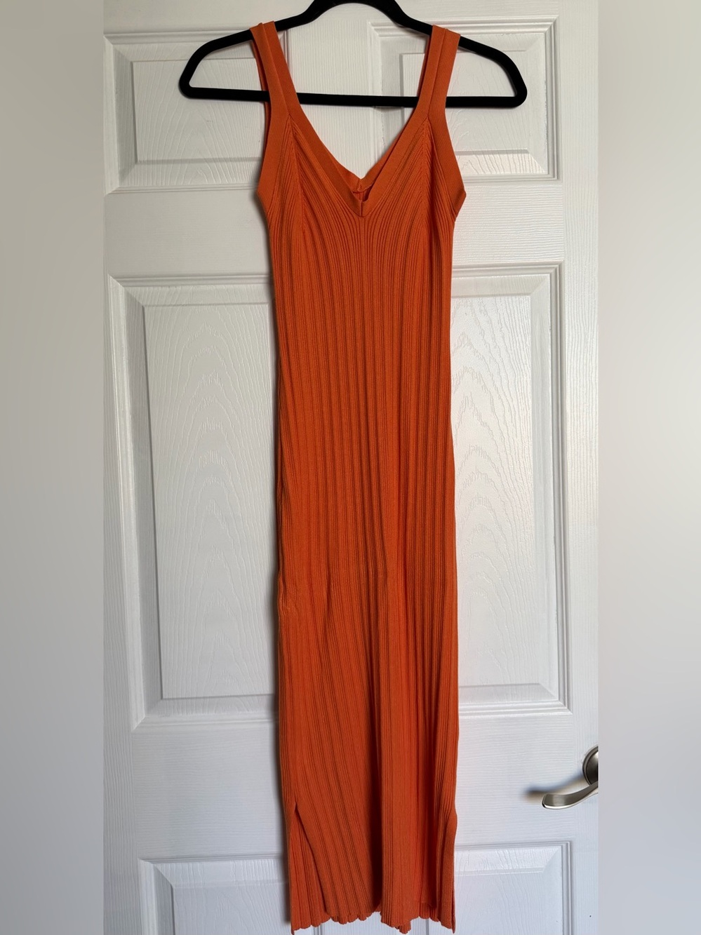 Olive & Oak V-Neck Ribbed Dress in Bright Orange